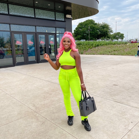 Two piece outfit - Picture 3 of 3